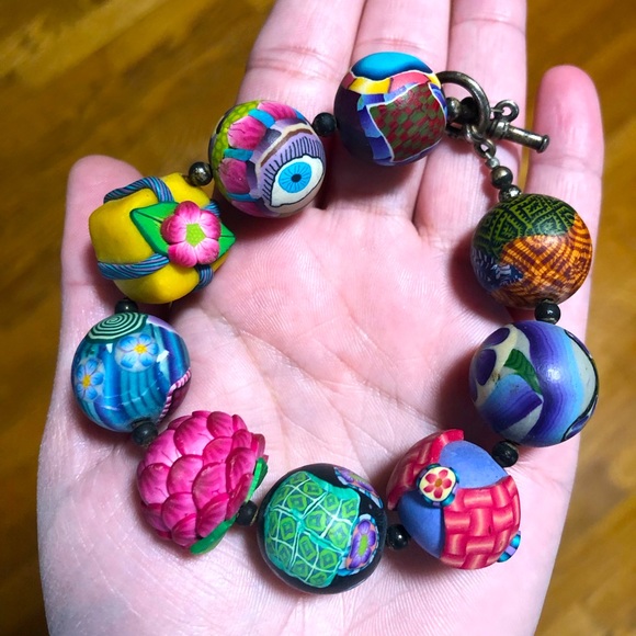 Beautiful Beaded Bracelet - Picture 1 of 8